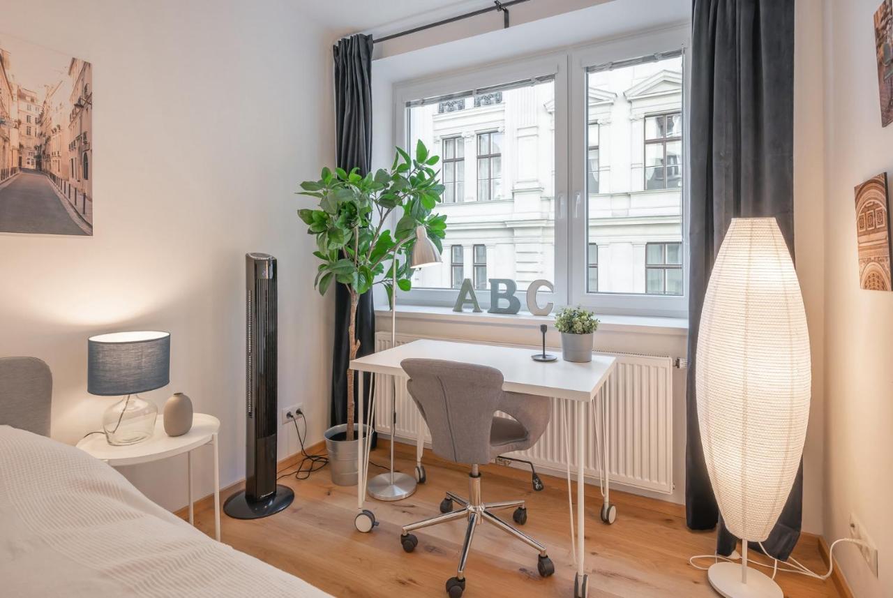 Modern City Center Apartment Vienna Esterno foto