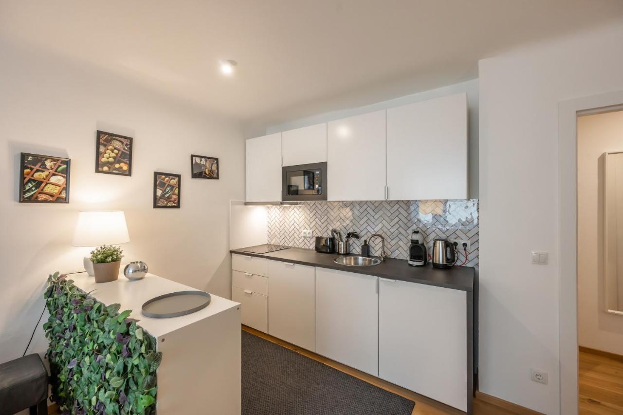 Modern City Center Apartment Vienna Esterno foto